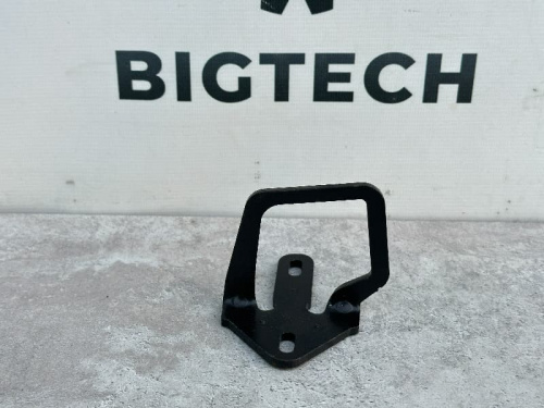 Петля замка капота Mercedes Benz A2468800360 Петля замка капота Mercedes Benz A2468800360