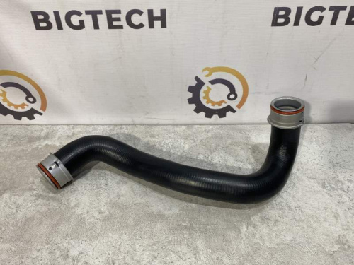 Патрубок ОЖ Mercedes Benz S211 W211 C219 A2115015482