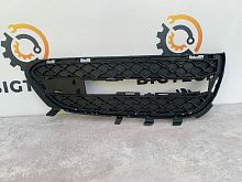 Решетка переднего бампера правая Mercedes Benz E-Class W212 A2128851823