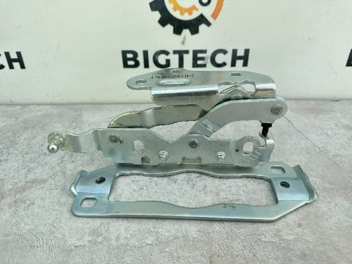Петля капота левая Mercedes Benz A2048800728 Петля капота левая Mercedes Benz A2048800728