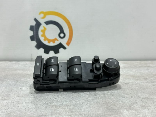 Блок кнопок стеклоподъемников водительская дверь BMW X1 E84 61319216049